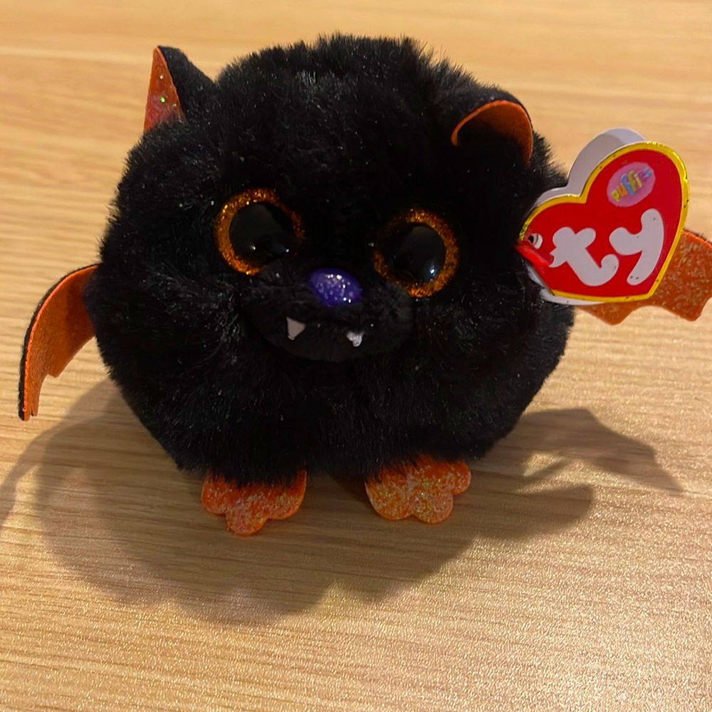 A TY bat plushie